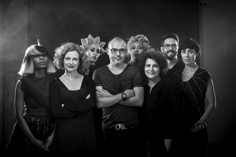 Equipo artístico de la editorial Humo, colección de vanguardia de peluqueria